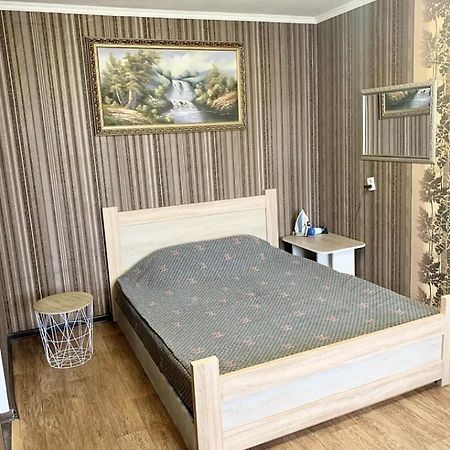 Апартаменты В Самом Центре Прпобеды 90 Černihiv Esterno foto