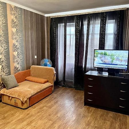 Апартаменты В Самом Центре Прпобеды 90 Černihiv Esterno foto